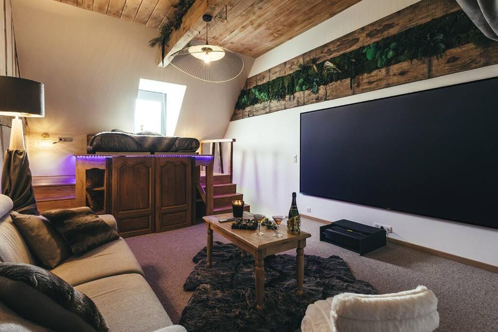 Longmesnil Le Duplex De L'Etoile Home Cinema Jacuzzi Et Sauna Privatif מראה חיצוני תמונה